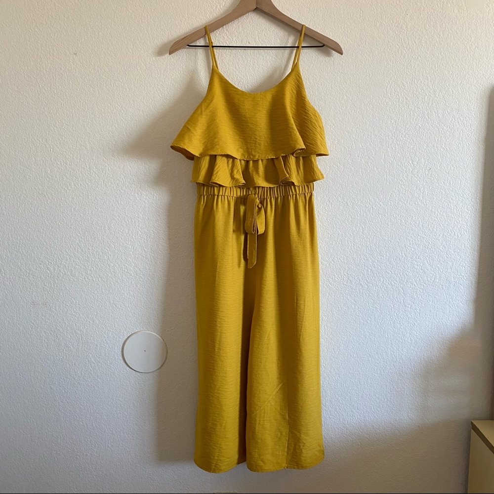 Hem & Thread jumpsuit ruffled top size small